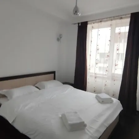 Rose Garden Colentina Apartment *